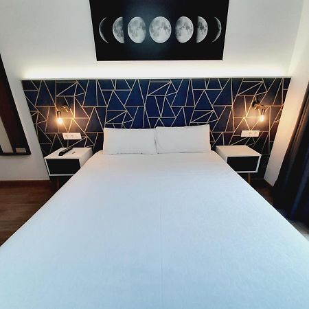 Hostal Laia By Gaiarooms Barcelona Exterior foto